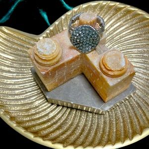 Bling ring in silver crystals and wire